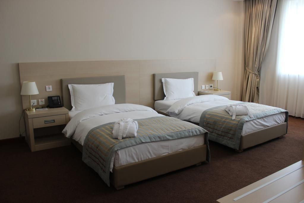 Caspian Riviera Grand Palace Hotel Aktau  Exteriör bild A room at the hotel