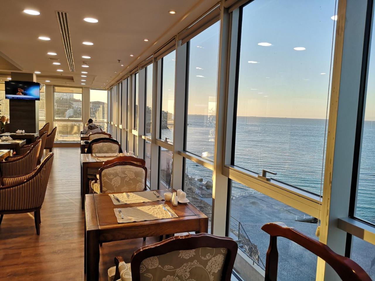 Caspian Riviera Grand Palace Hotel Aktau  Exteriör bild Restaurant